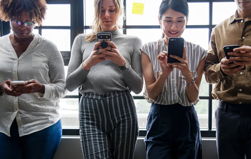 Die Zusammenarbeit verbessert sich deutlich durch gute interne Kommunikation und Mitarbeiter-Apps.